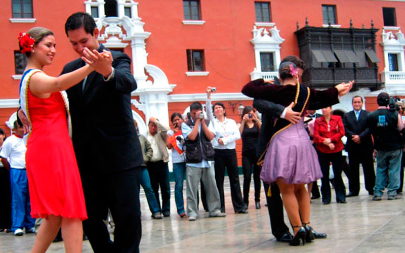 Danza el Vals peruano